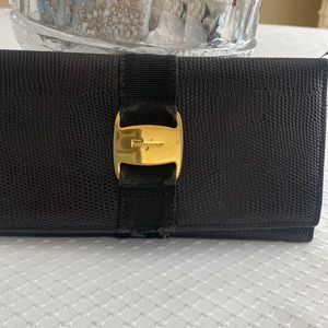 Salvatore Ferragamo Long Black leather Woman Authentic model 22-3059/49